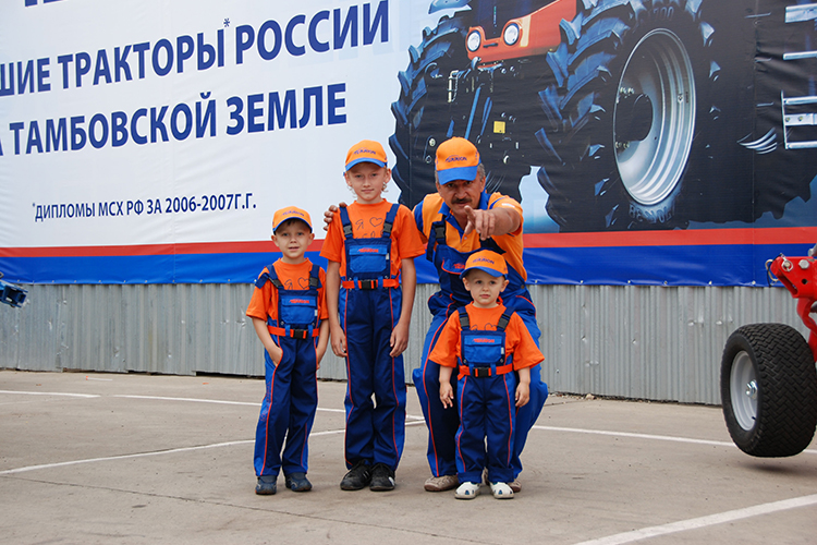 Футболки